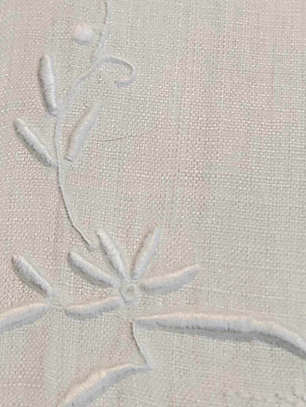 PREMIUM SHEER LINEN TABLECLOTH NICE EMBROIDERY - Picture 6 of 12